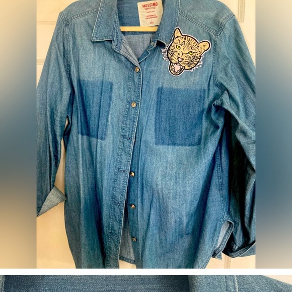 Mossimo Blue Denim Shirt with Leopard Patch - Picture 1 of 1